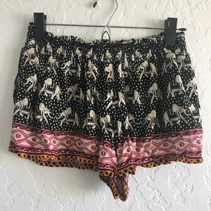 Women’s printed shorts